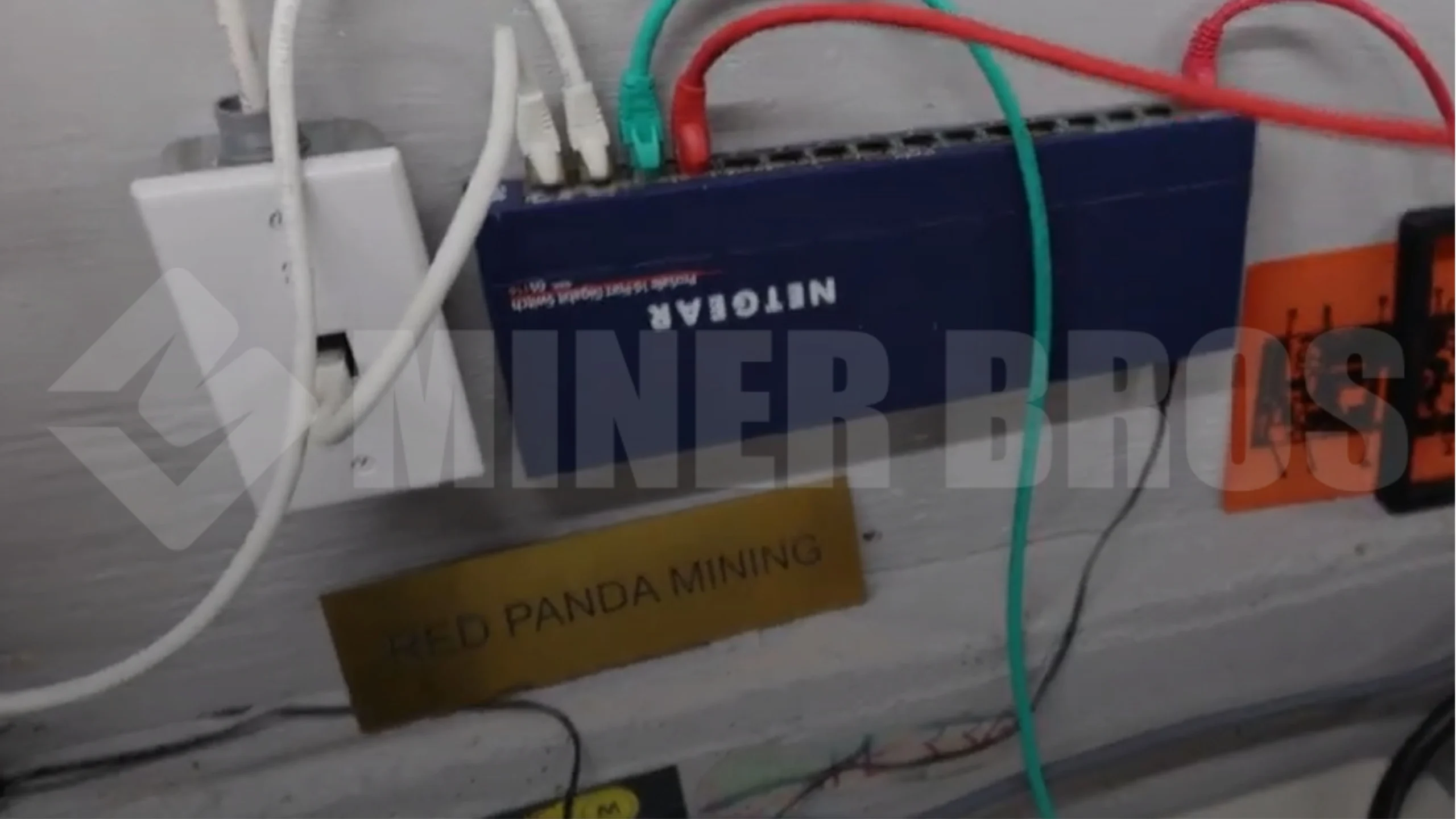 El Antminer S21 XP necesita un cable Ethernet; usa un cable resistente al calor - 6