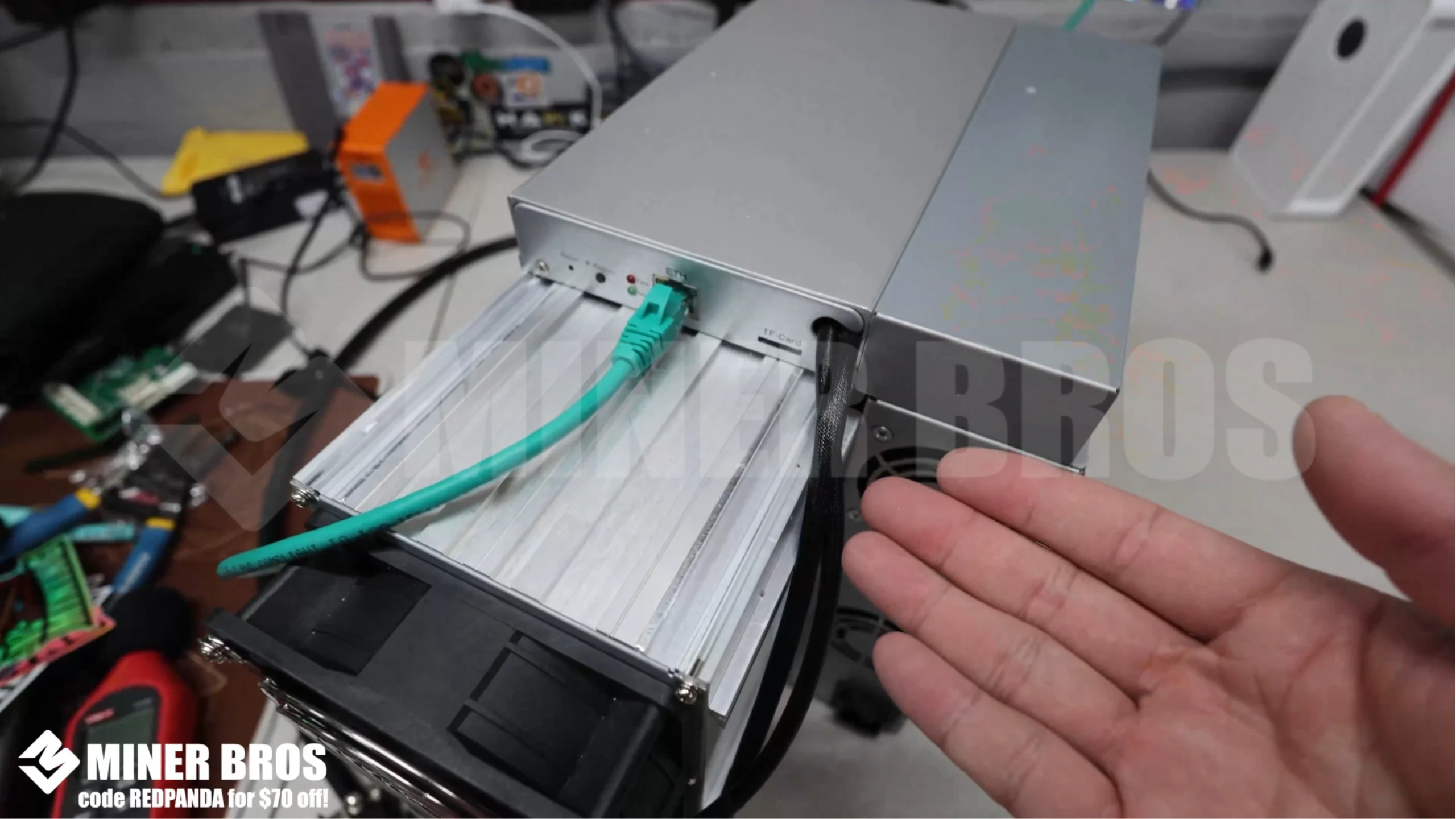 El DG2 requiere una conexión Ethernet por cable, ya que el Wi-Fi no es compatible. - 2
