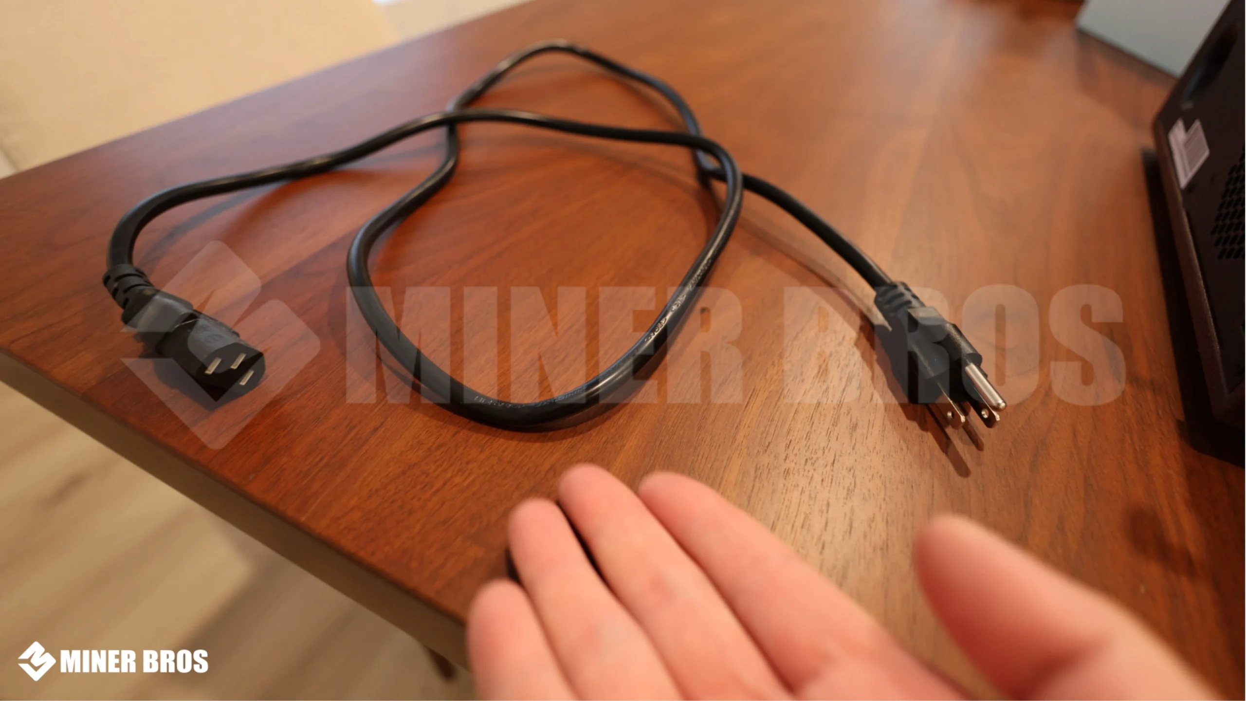 Cable de Alimentación Estándar - para conectar a la toma de corriente - 4